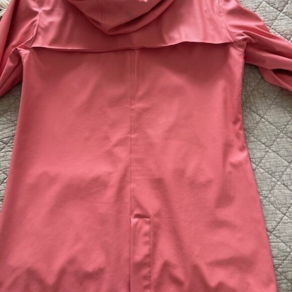 Herschel Rain Coat in Bubblegum Pink - Size Small - Picture 5 of 6